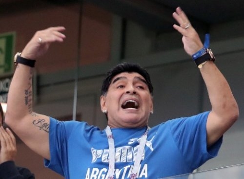 Maradona avtomobil qəzasına düşdü
