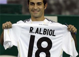 Raul: "Ronaldo dünyanın ən yaxşı futbolçusudur"