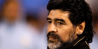 Maradona klub rəhbərliyini istefa verməklə hədələdi