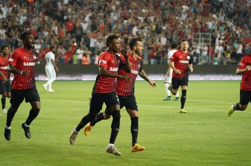 “Qazişehir” – “Beşiktaş” – 3:2