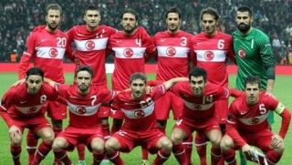 Türkiyə millisində futbolçu qalmadı: 2-si də sıradan çıxdı!
