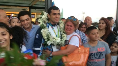 Elmar Qasımov Rioda gümüş medal qazanmasından danışdı
