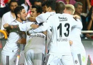 «Beşiktaş» 3 oyunçusuna qapını göstərdi