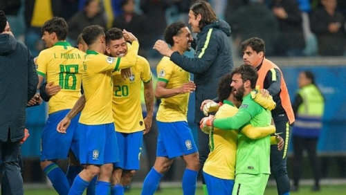 Braziliya penaltilərlə yarımfinalda