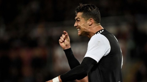 Ronaldo İtaliyaya dönməkdən imtina etdi: Özünü karantinə aldı